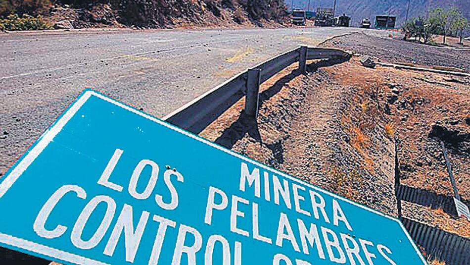 La minera Antofagasta Minerals opera en la mina de cobre Los Pelambres.