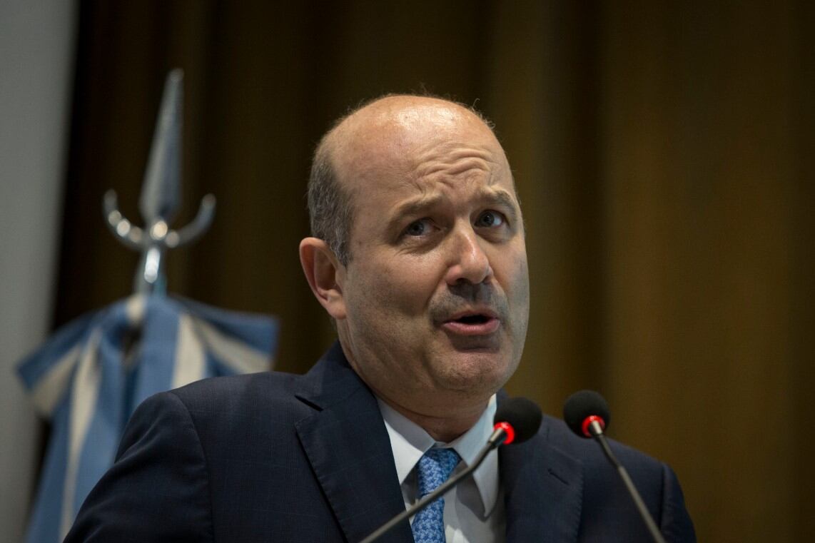 La mía está (afuera)