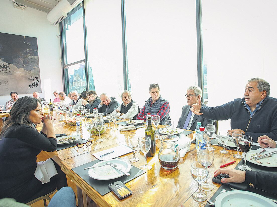 Participaron del encuentro dirigentes de los rubros textil, cuero, óptica, alimentación, químicos, metalúrgicos y autos, entre otros.