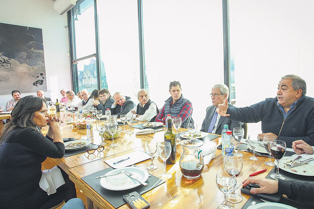 Participaron del encuentro dirigentes de los rubros textil, cuero, óptica, alimentación, químicos, metalúrgicos y autos, entre otros.