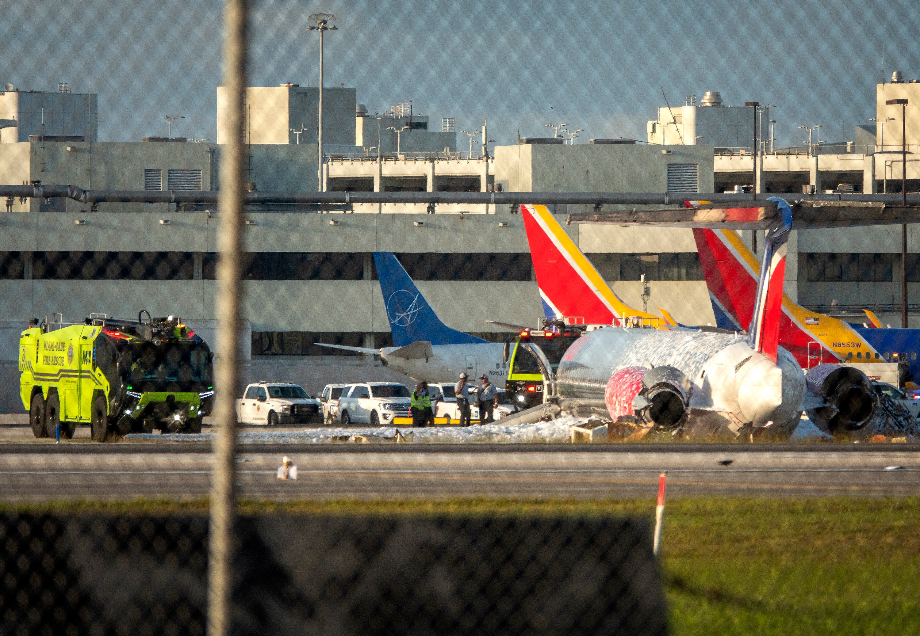 Así quedó el avión que se incendió en Miami.