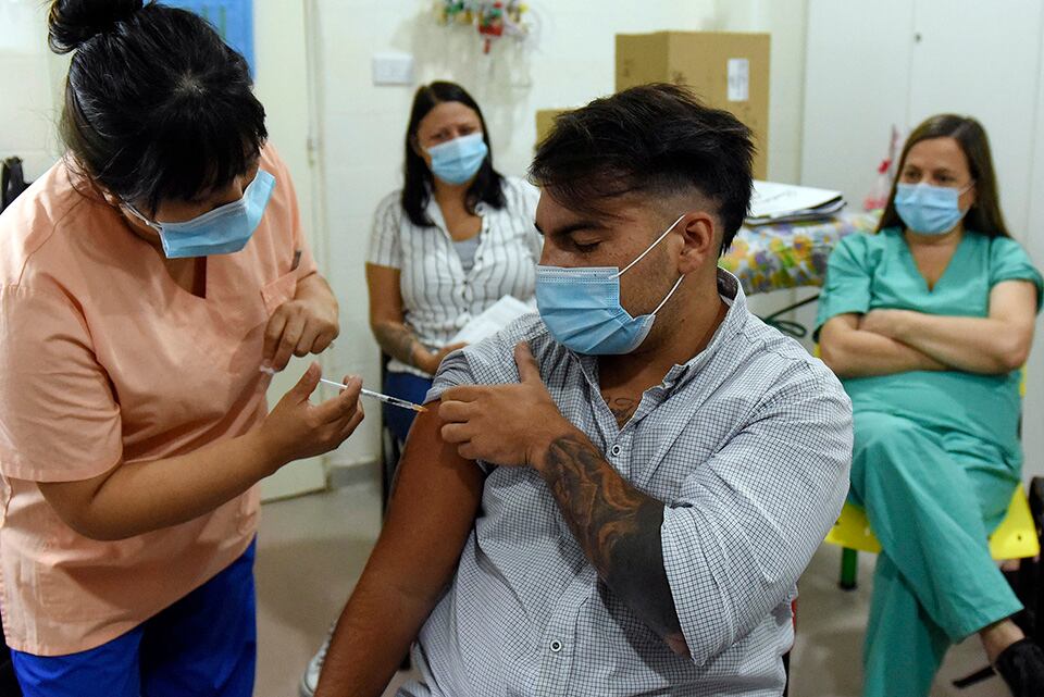 La campaña de vacunación va al ritmo que llegan las vacunas.