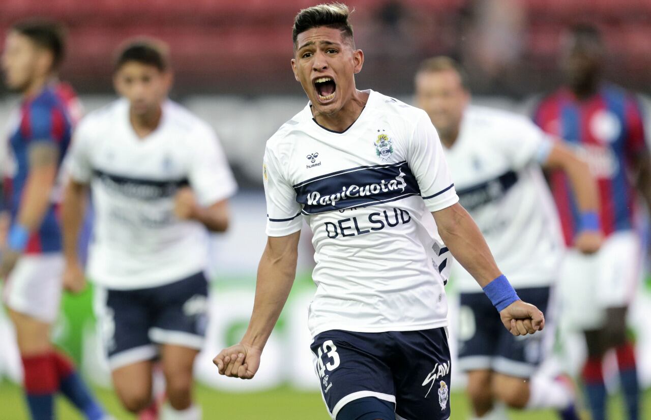 Ramírez se llena la boca de gol y le dio el triunfo al Lobo