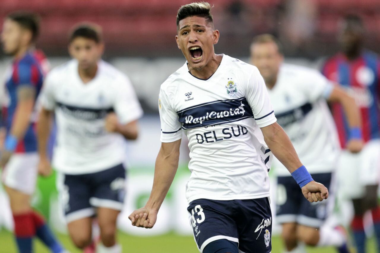 Ramírez se llena la boca de gol y le dio el triunfo al Lobo