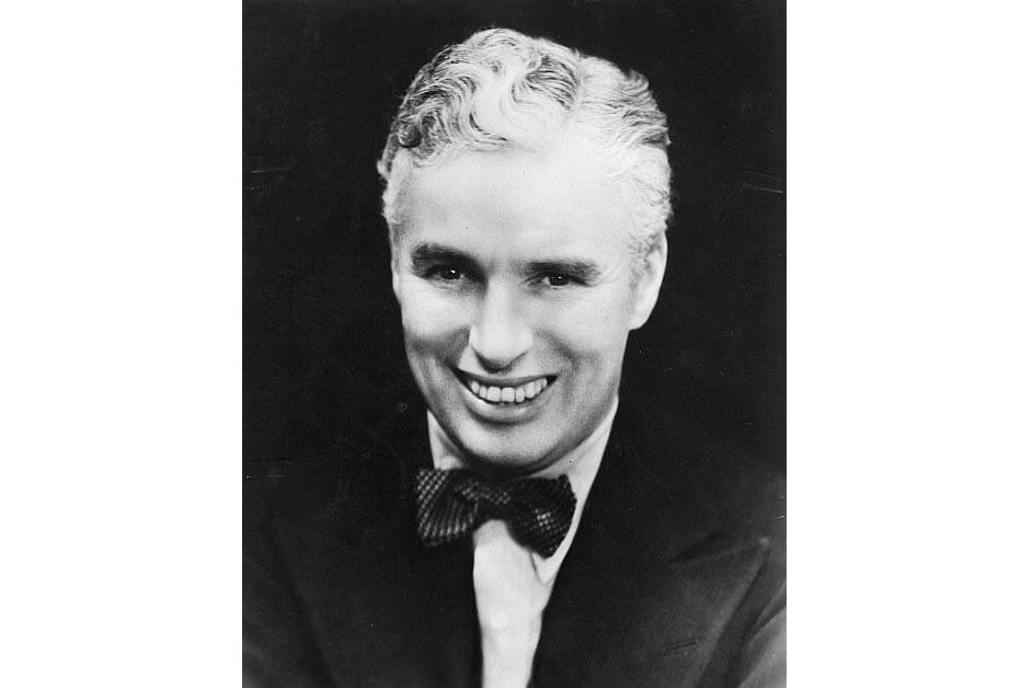 En 1889 nace Charles Chaplin, una de las figuras más célebres del cine y del siglo XX.