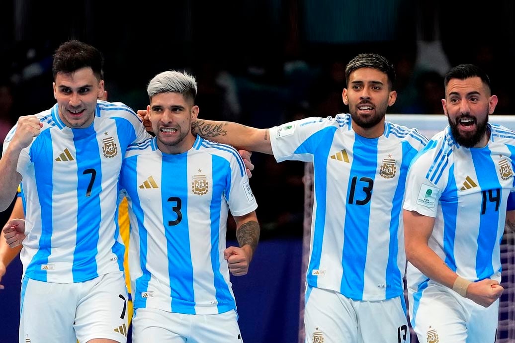 La selección argentina de futsal le ganó a Francia y enfrentará a Brasil en la final del Mundial.
