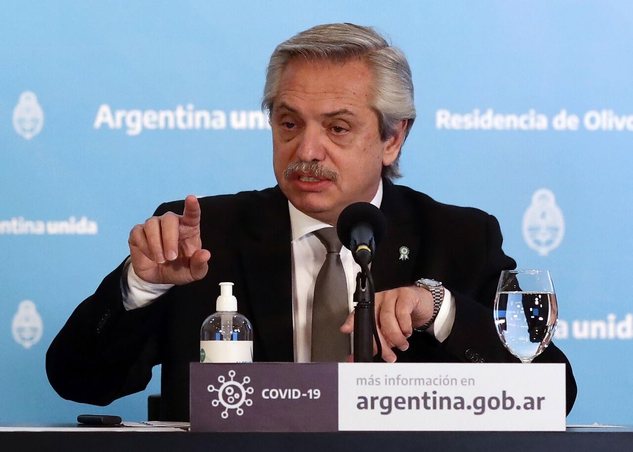"Es un planteo de los gobernadores y está fundado en dos cuestiones, que no se ha superado la pandemia en muchas provincias y que las PASO requieren un gasto de 13.000 millones de pesos", expresó el mandatario.