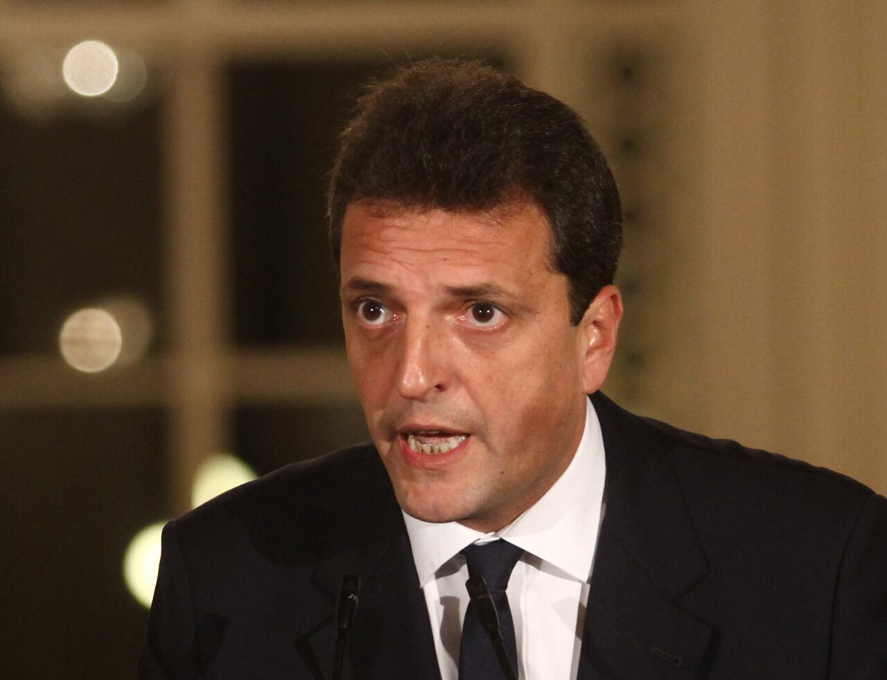 El presidente de la Cámara de Diputados, Sergio Massa, envió anoche a los presidentes de bloque el borrador de la resolución que habilitará las sesiones remotas a través de una aplicación para superar la parálisis legislativa.