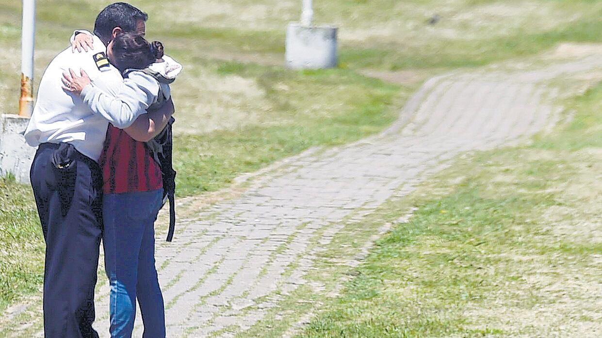 La base naval de Mar del Plata, epicentro de la angustia de los familiares de los tripulantes.
