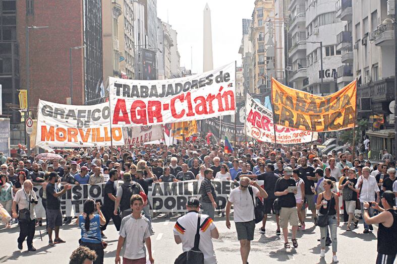 A la marcha adhirieron gremios y partidos de izquierda.