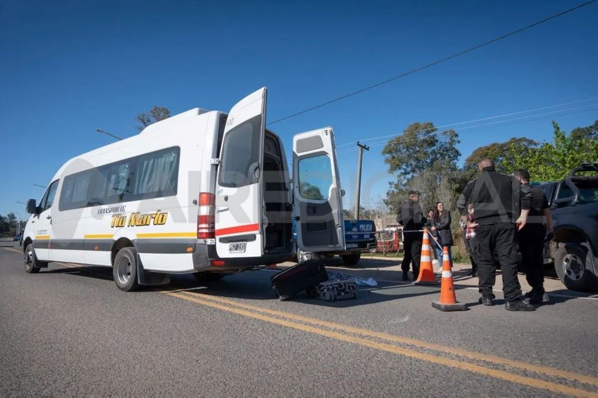 La combi donde viajaba el grupo de cadetes del Liceo Militar General Belgrano. (Foto: Gentileza Aires de Santa Fe) 