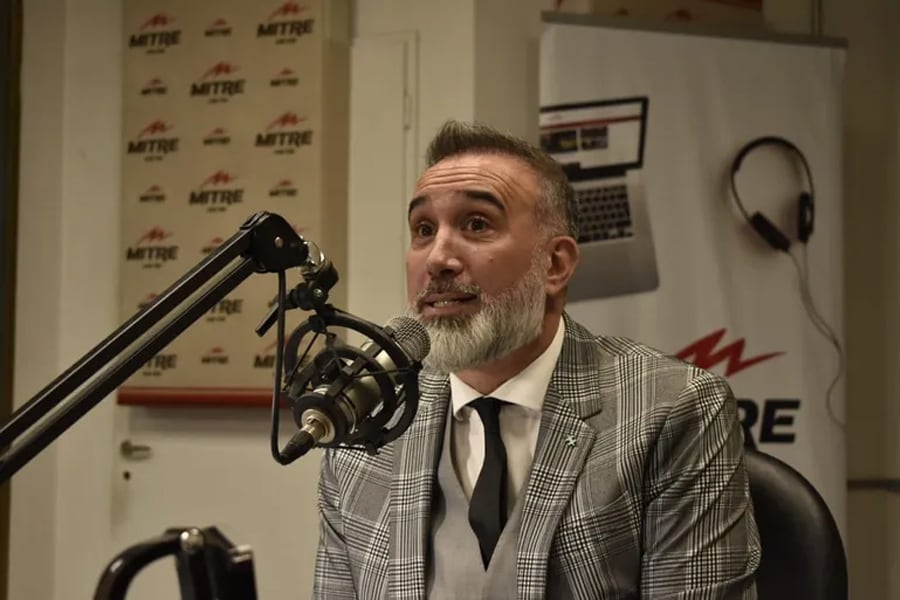 Gabriel Anello, en el micrófono de Radio Mitre.