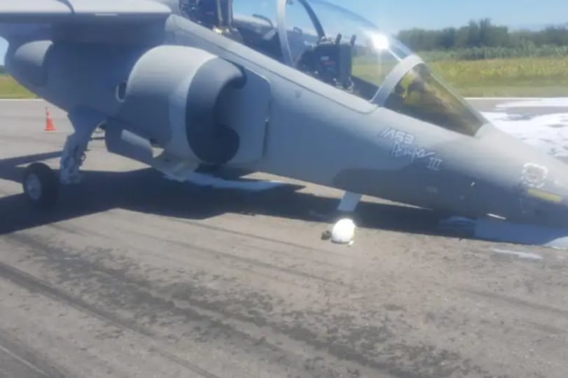 El avión militar de entrenamiento hacía un vuelo de comprobación de rutina indicado por el Centro de Ensayos de la Fuerza Aérea. Imagen: CEDOC.
