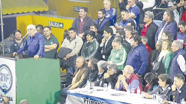 Hugo Moyano criticó al Gobierno durante el congreso de la Multisectorial 21F.