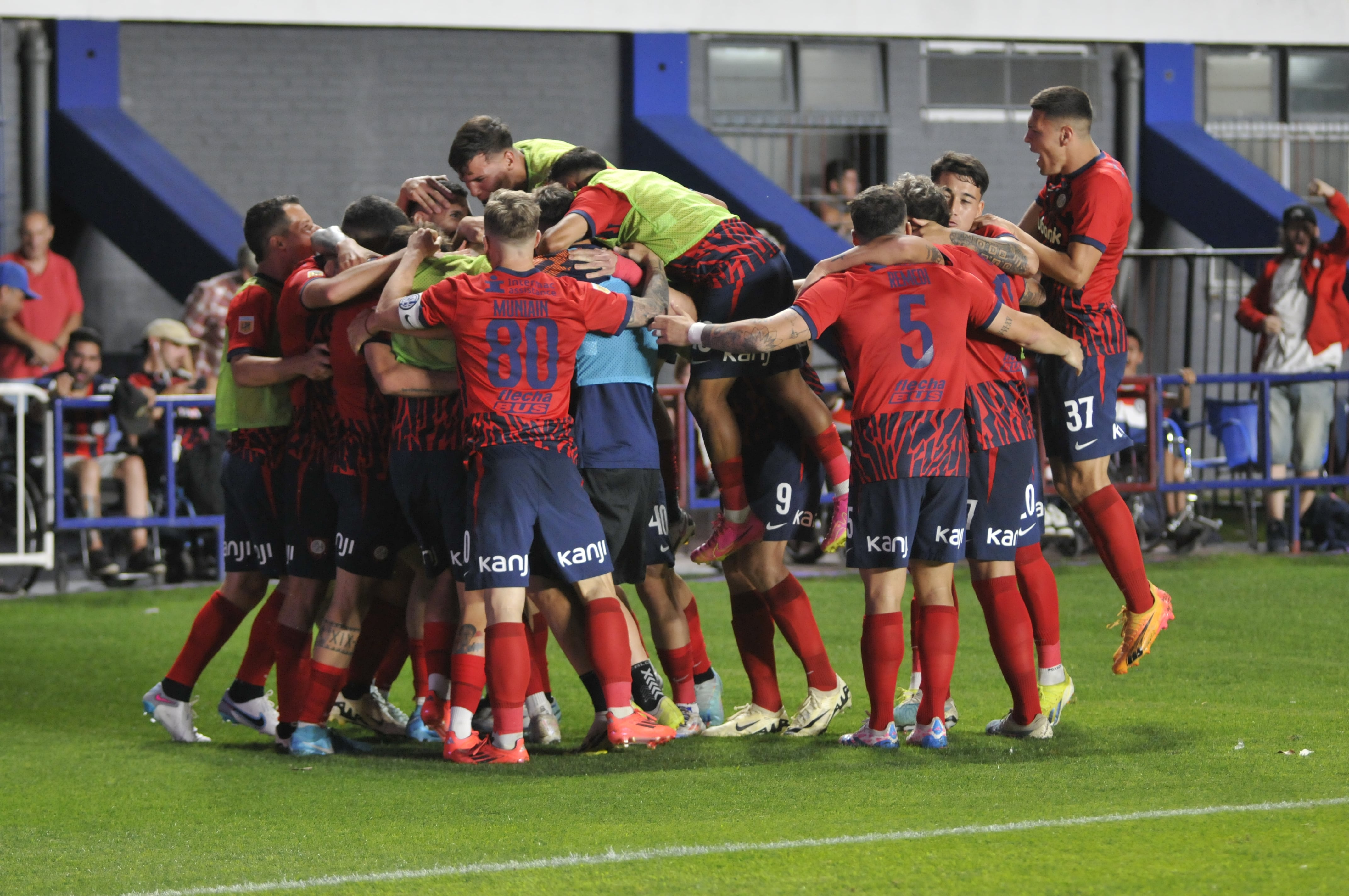 El interminable festejo de San Lorenzo, que distendió un clima caliente
