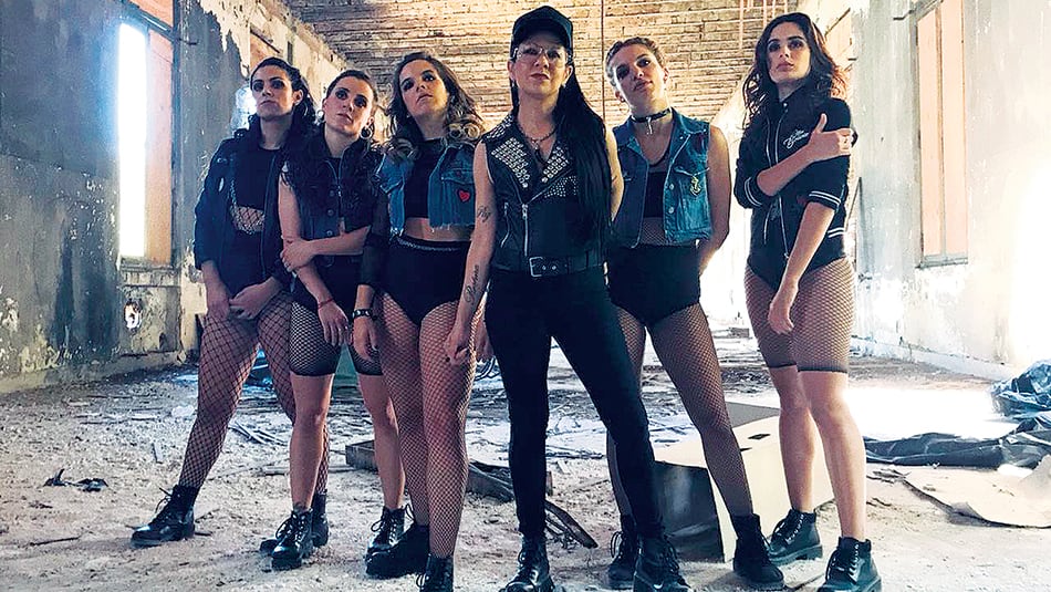 Al frente miss bolivia