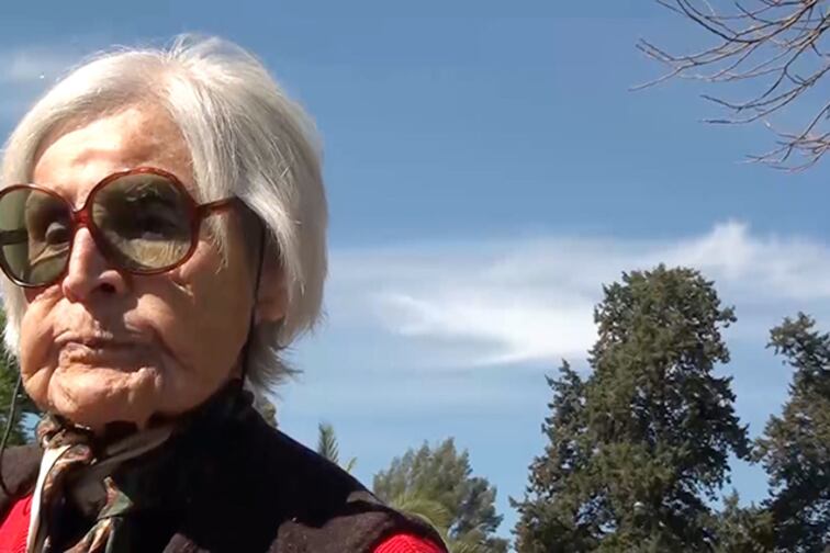 Malva entrevistada bajo el cielo de San Miguel