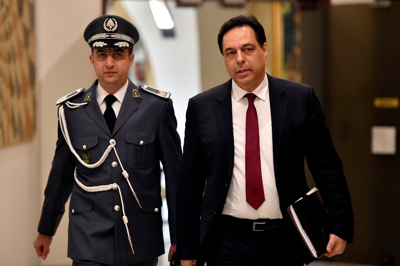 Diab anunció la dimisión de su gobierno.