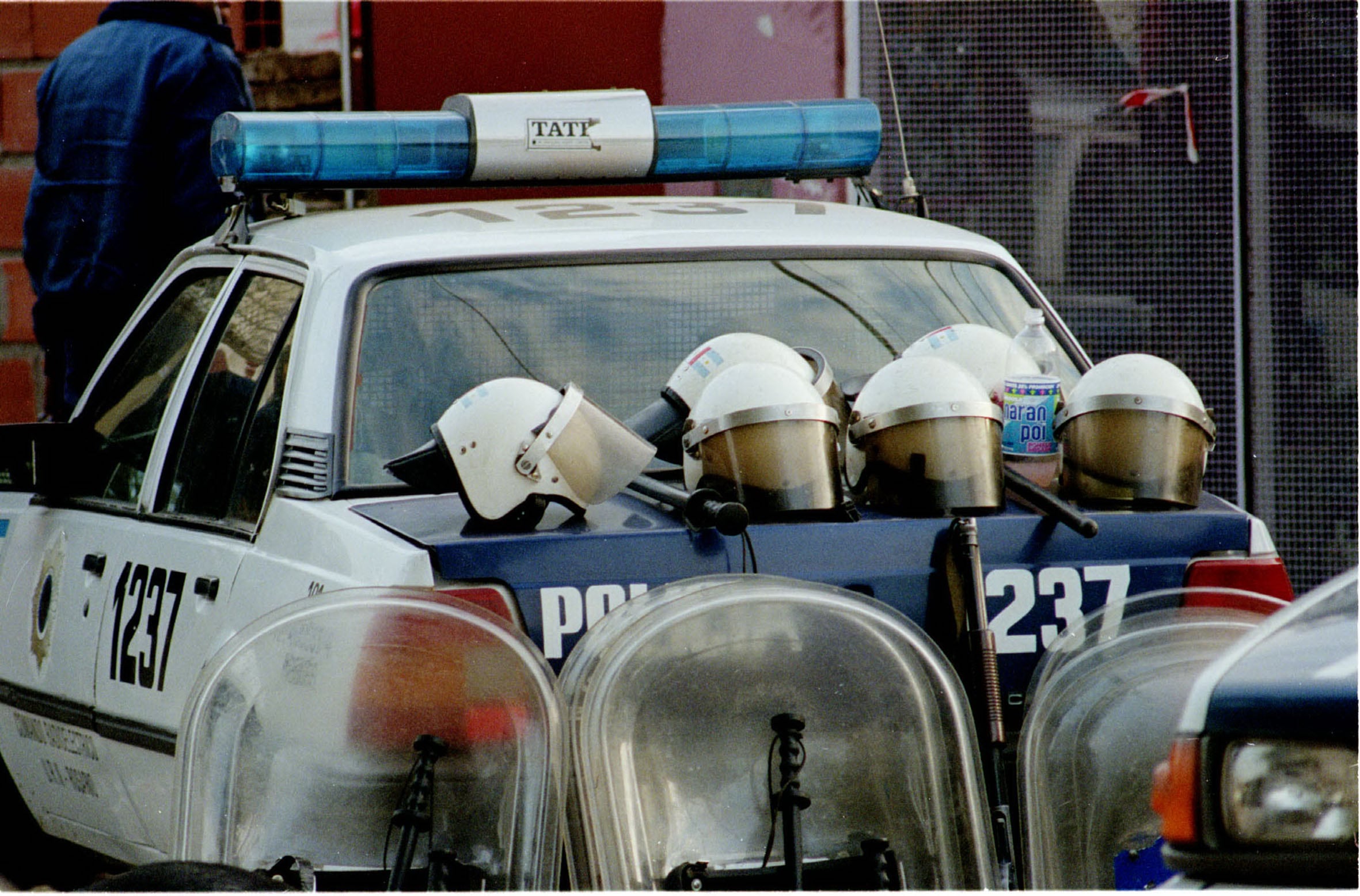 Los negocios de la policía terminan poniendo en riesgo la vida de muchos agentes en la calle.