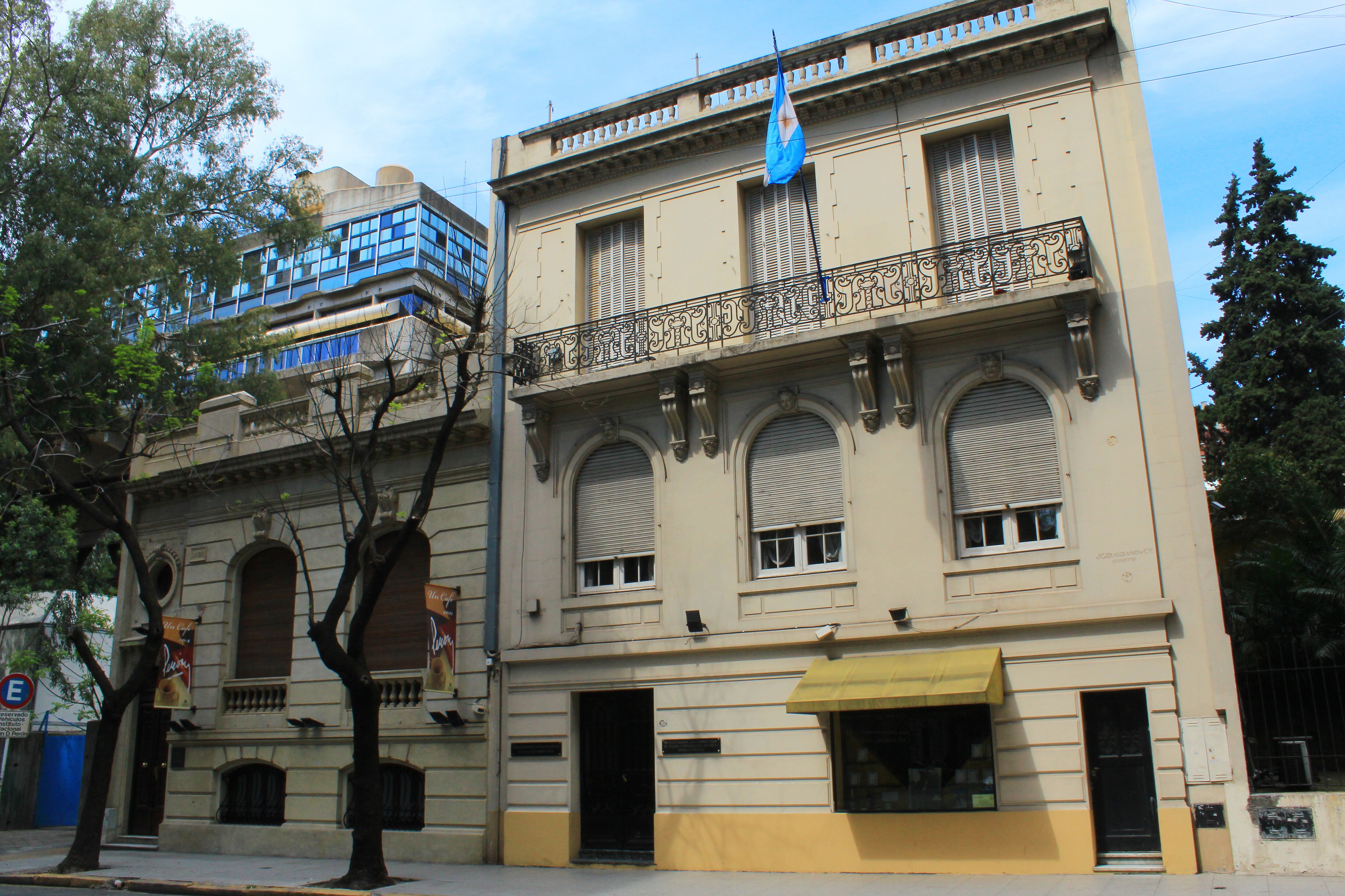 La fachada del Instituto cerrado por el Gobierno