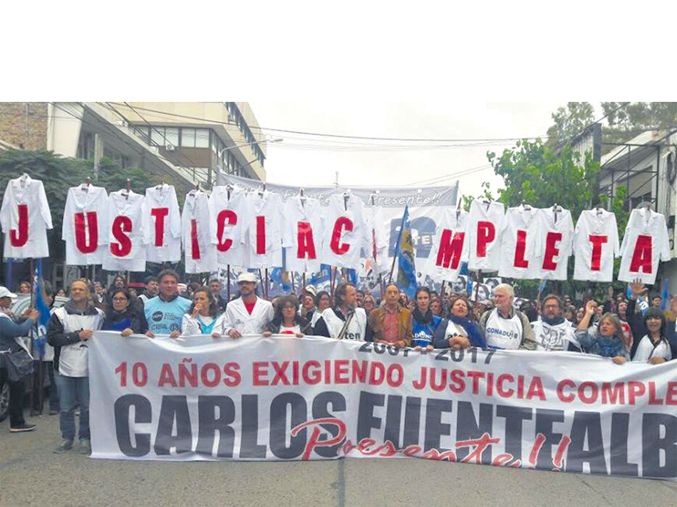 En Neuquén se realizó un acto en el memorial que recuerda a Fuentealba, en el paraje Arroyito.