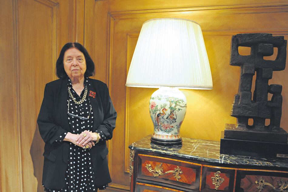 “Convivir con la vida y la muerte es extraordinario para un escritor”, dice Piñon.