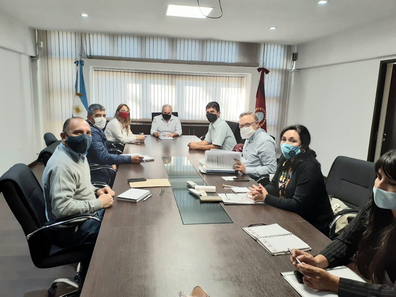 Cánepa junto a los representantes gremiales