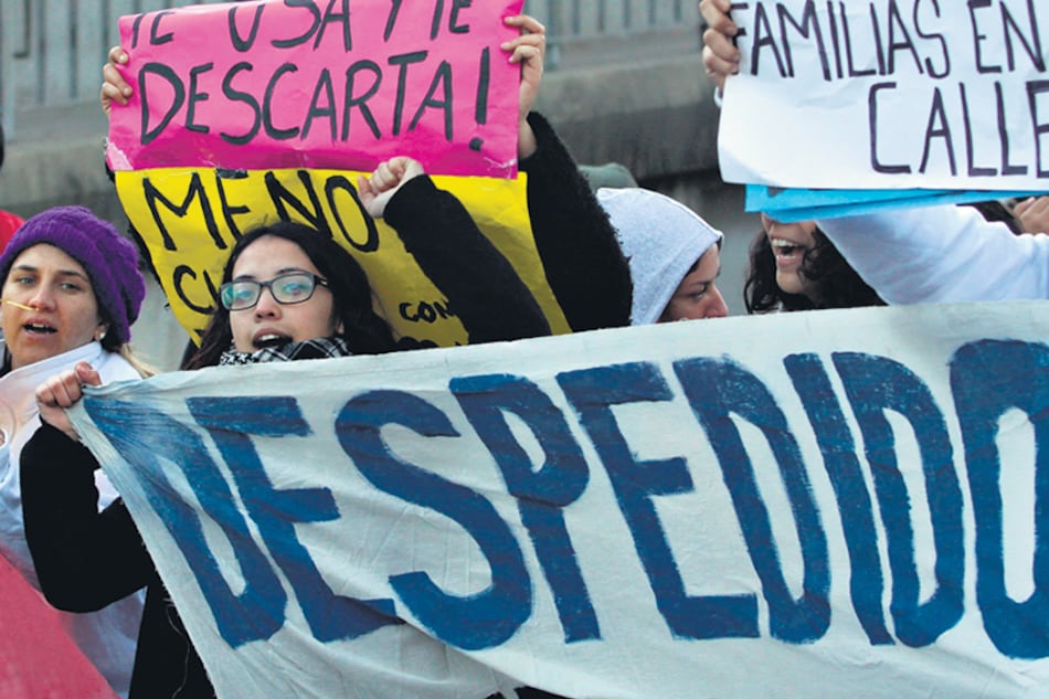 Las compañías con más de 2500 trabajadores despidieron en el último año y medio a 44.059 empleados.