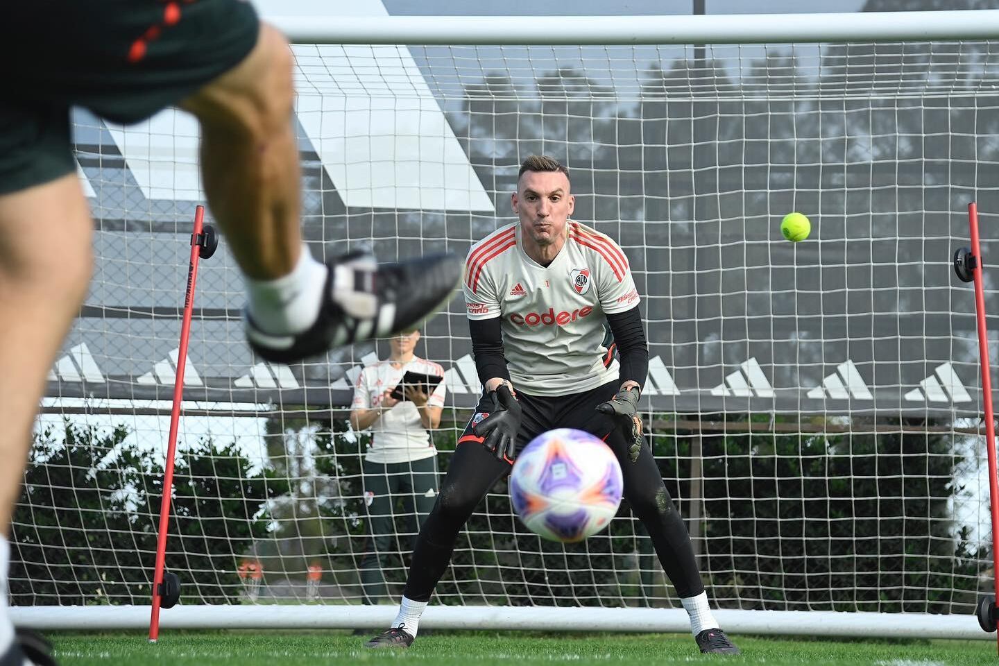 Armani seguirá este año en el arco de River