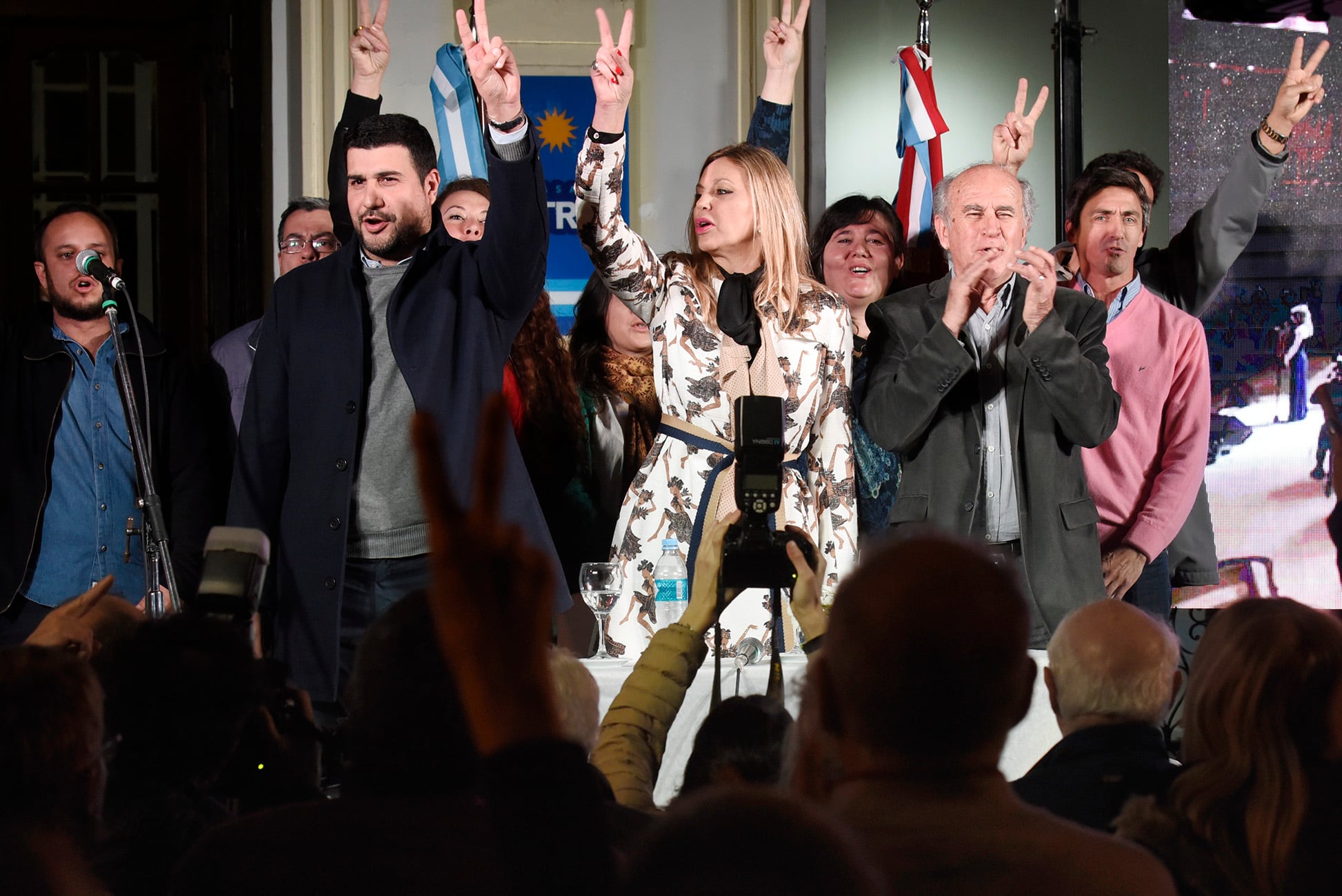 Parilli junto al diputado Cleri y la senadora Sacnun.