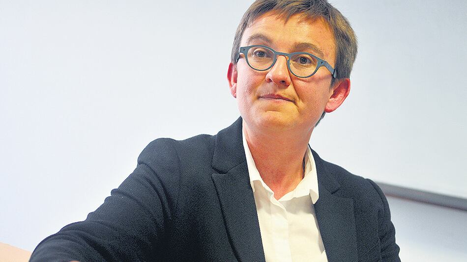 Daniela Gabor es una economista rumana crítica de las finanzas internacionales.