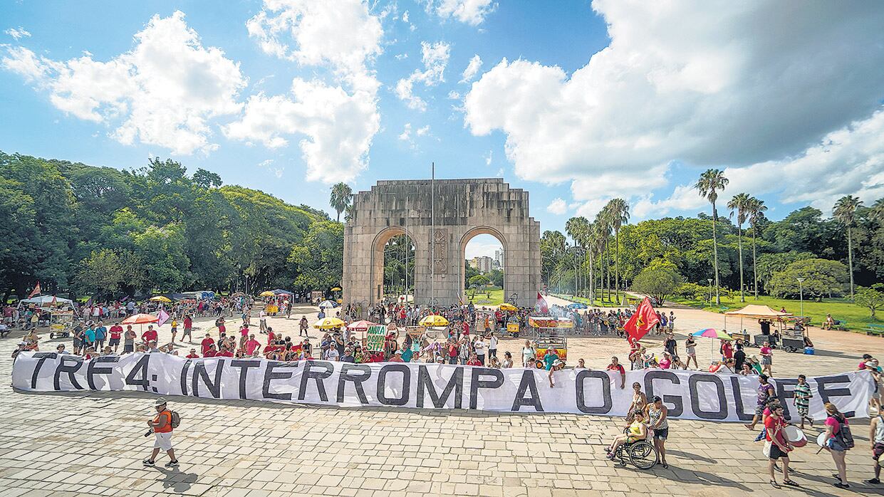 Actos y marchas en todo el país para evitar que Lula quede afuera de la pelea electoral.