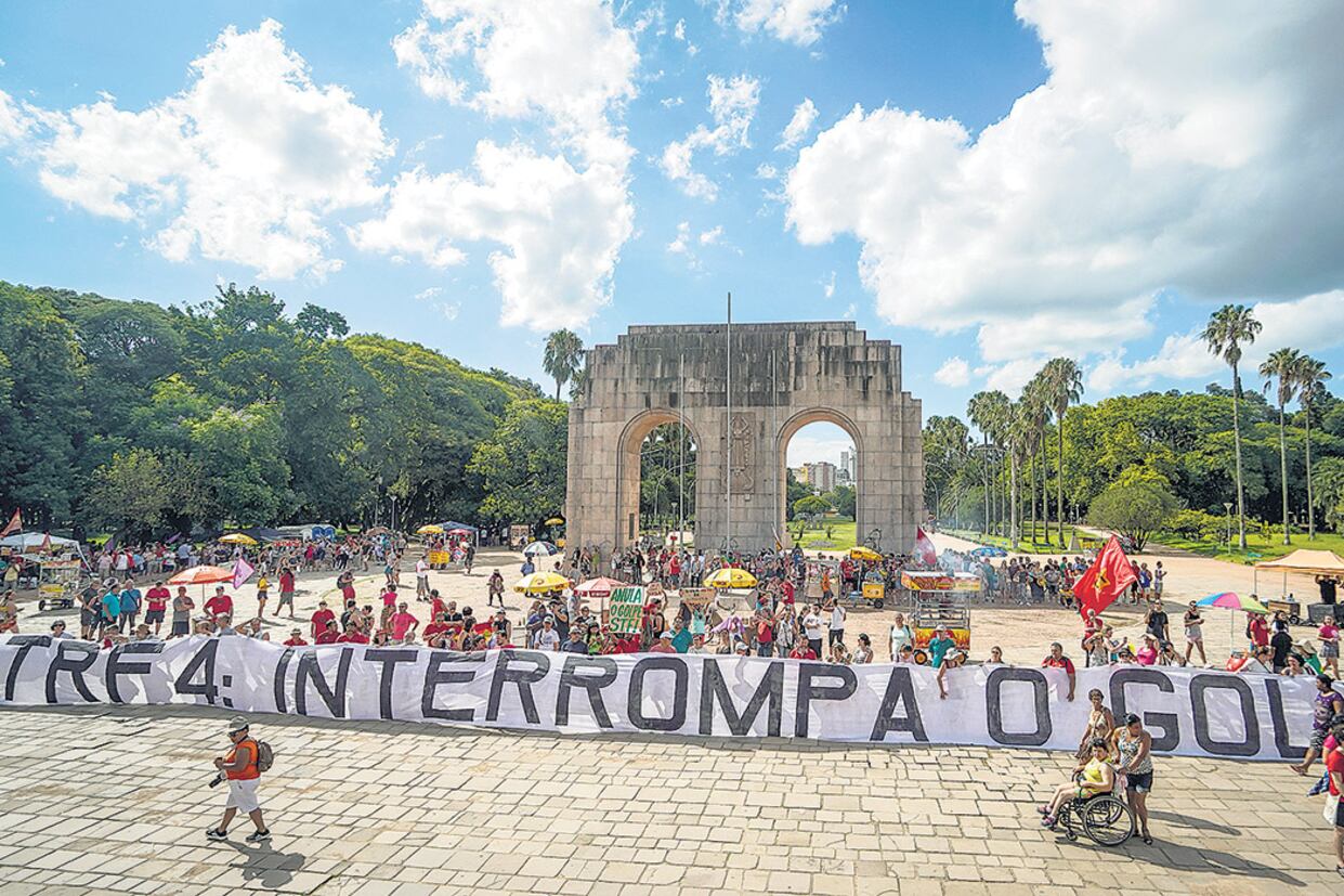 Actos y marchas en todo el país para evitar que Lula quede afuera de la pelea electoral.