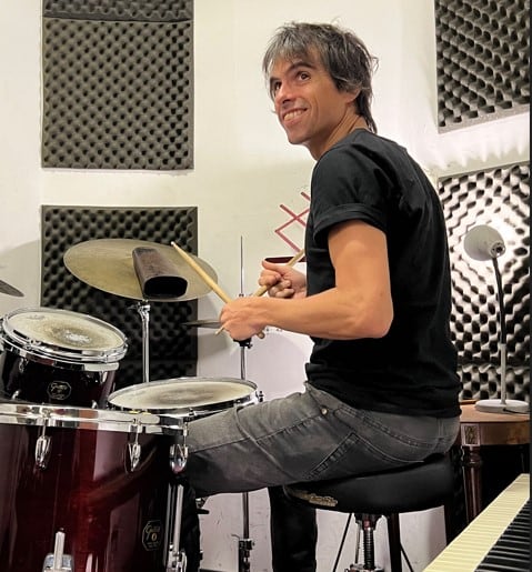 Santiago Lacabe acaba de lanzar su tercer disco.