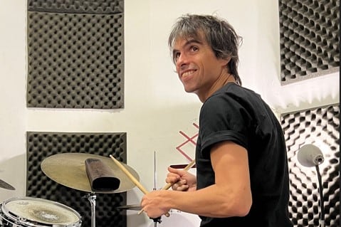 Santiago Lacabe acaba de lanzar su tercer disco.