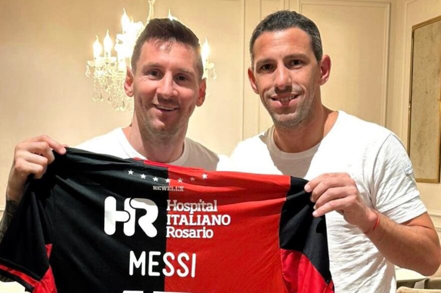 Maxi Rodríguez y Lionel Messi, unidos por su cariño a Newell's.