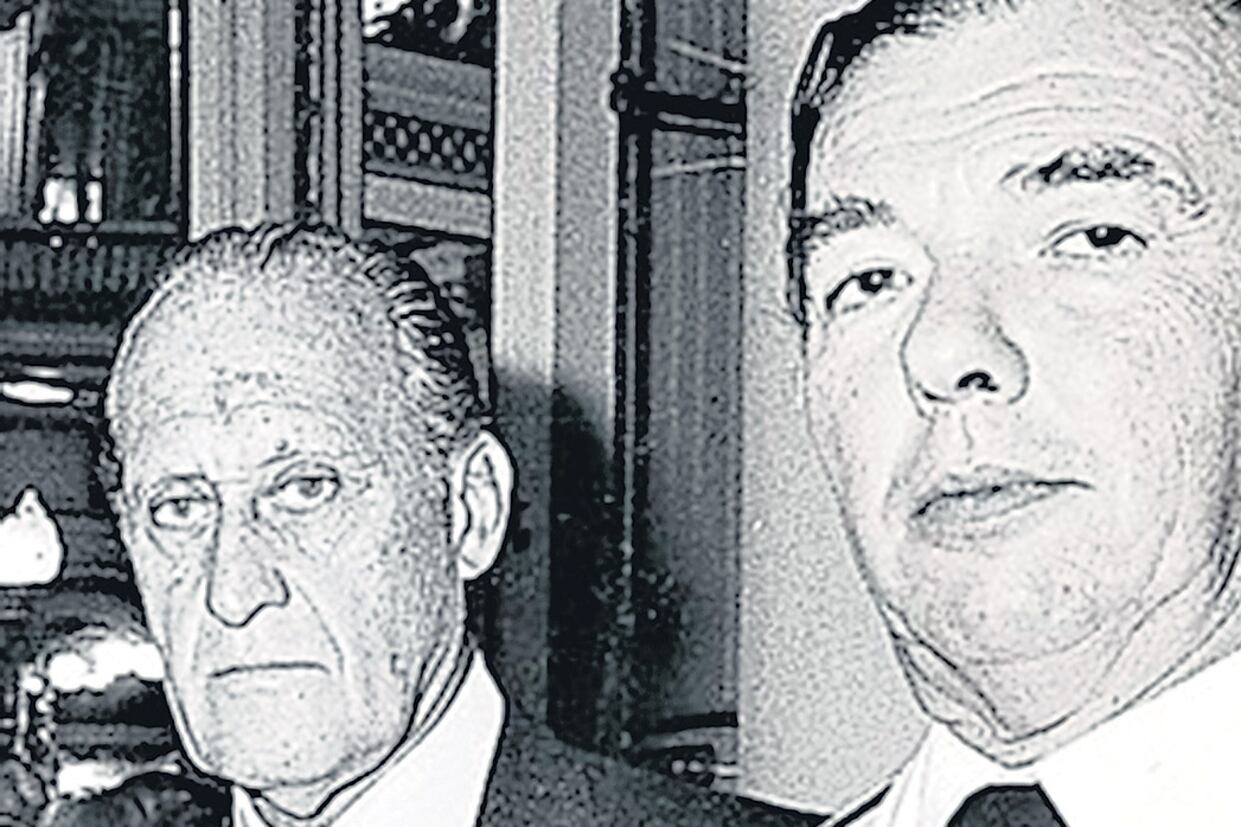 Carlos Alberto Lacoste junto al basileño Joao Havelange, entonces presidente de la FIFA.
