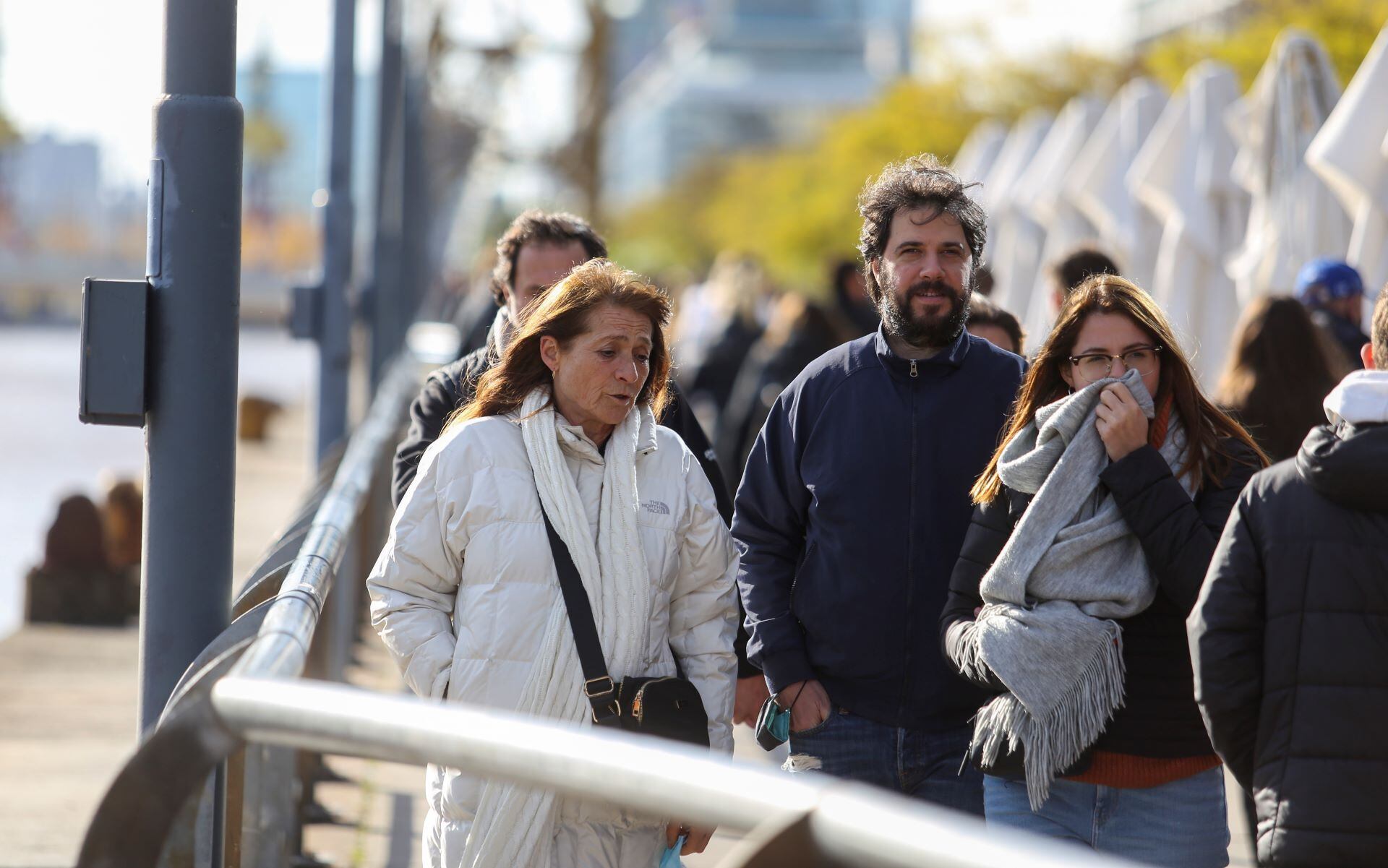 Menos turistas, menos días de viaje y menos consumo