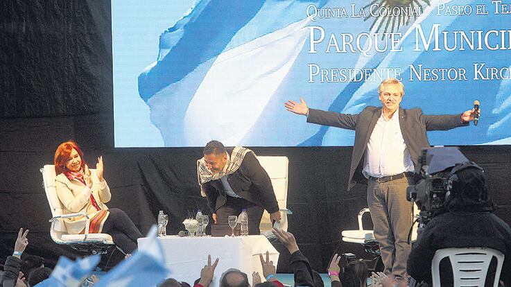 La ex presidenta y el ex jefe de Gabinete estuvieron acompañados por miles de militantes y dirigentes peronistas.