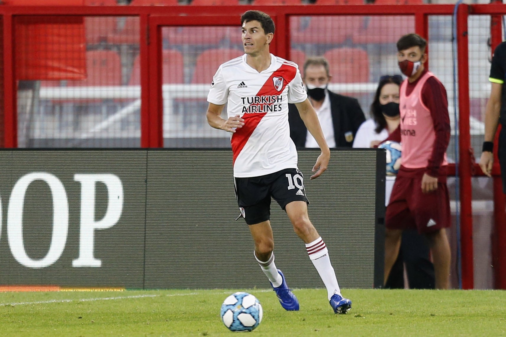 Nacho Fernández, 186 partidos y 7 títulos en River.