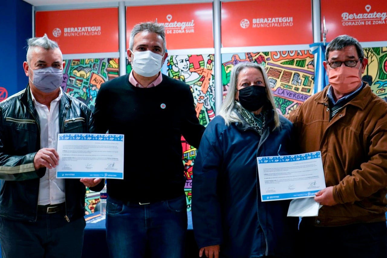 José Luis Lovey (primero a la izquierda), en el homenaje que le hizo la Municipalidad de Berazategui por su participación en la Guerra de Malvinas.