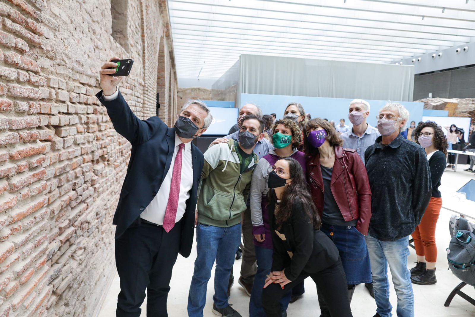 "Quiero que sepan que ustedes son un orgullo para el país. Iluminaron la pandemia en un momento muy oscuro para el mundo", aseguró Fernández.