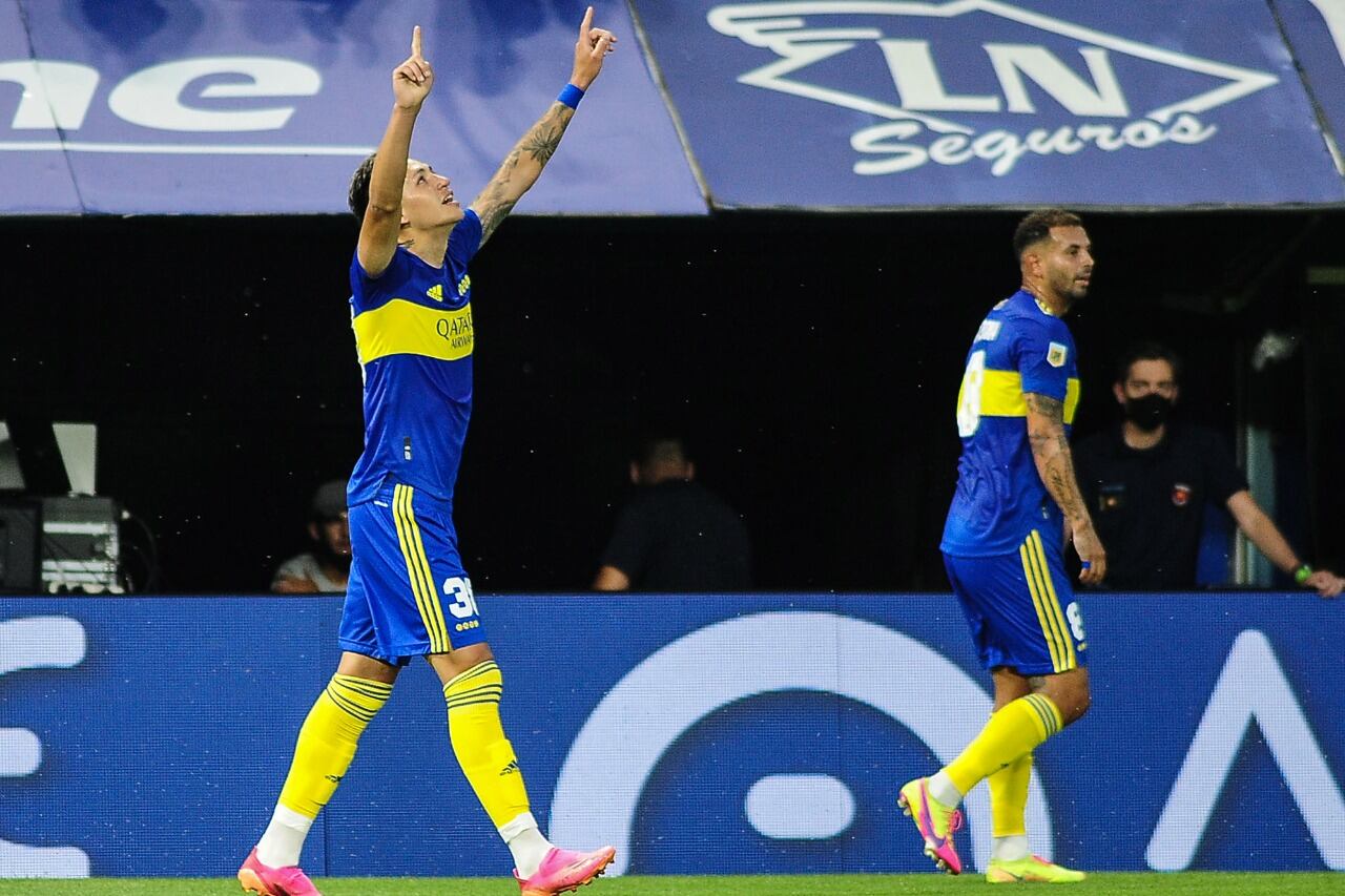 Luis Vázquez anotó otro gol para afirmarse como centrodelantero de Boca