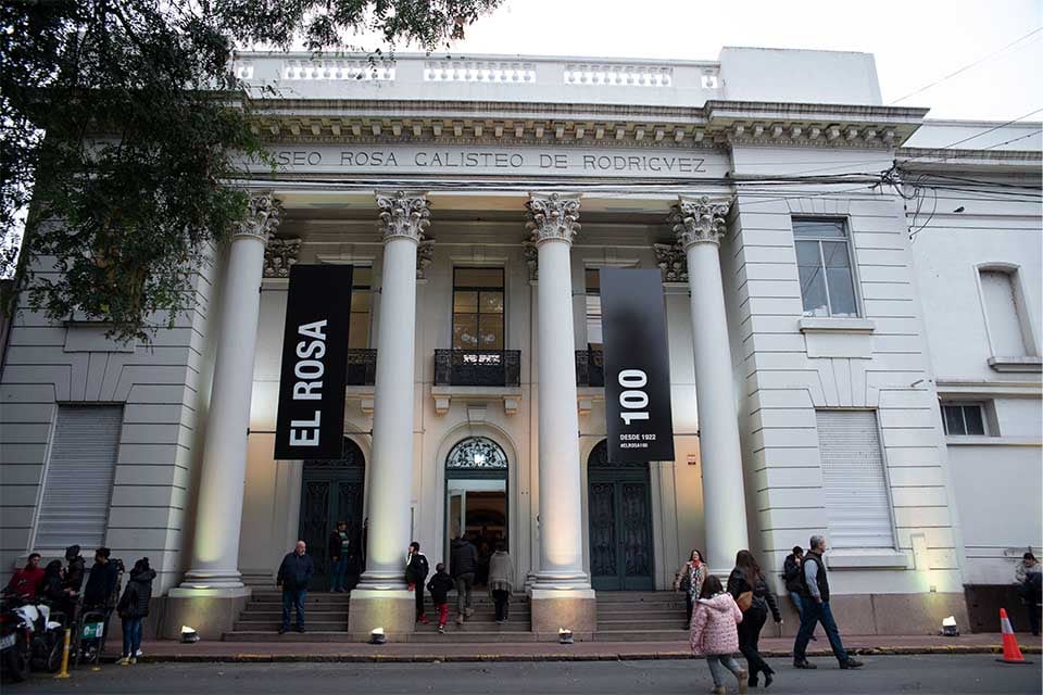 Fachada del Museo Rosa Galisteo, que conmemora sus 100 años.