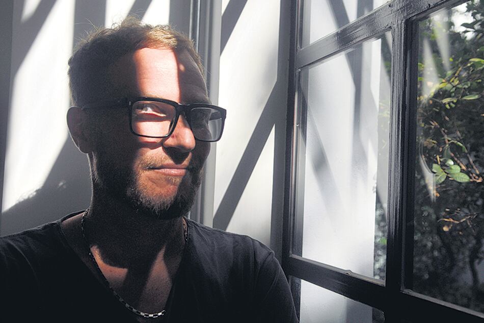 “Si bien es una comedia, El padre de mis hijos abarca temas que son serios o difíciles”, afirma Desalvo.