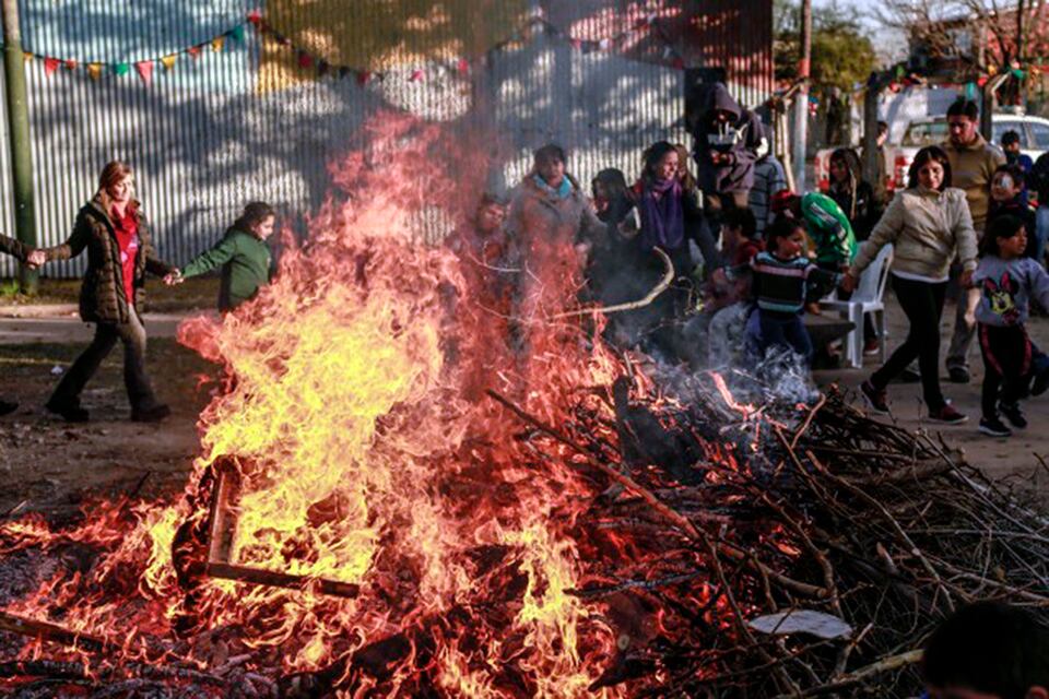 Como cada año, se realiza un recorrido por el barrio.