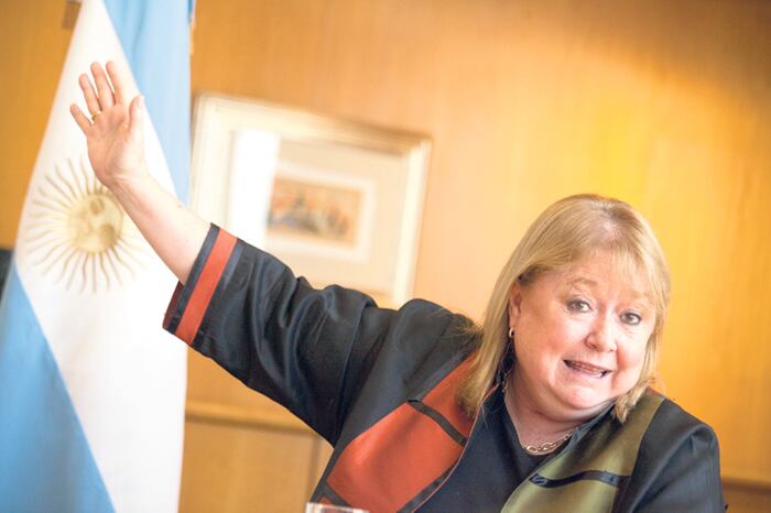 Malcorra dijo que la historia tiene etapas que sirven para aprender "las cosas positivas y las negativas".