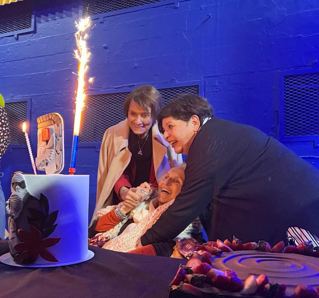 Lita Boitano con Taty Almeida y Graciela Lois. 