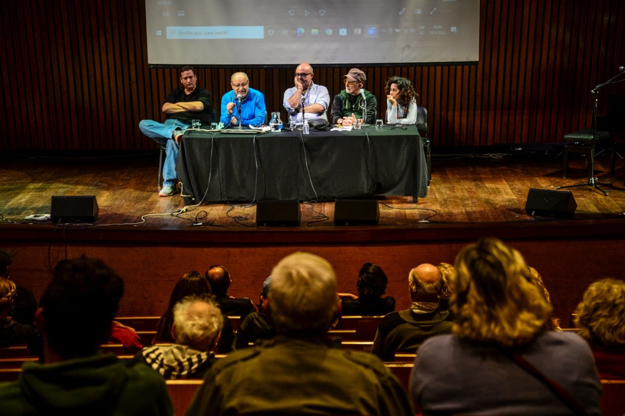 Hernán Brienza, Hugo Barcia, Leonardo Killian y Zuleika Esnal en la sala Borges.