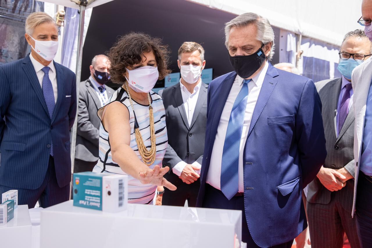 El presidente Alberto Fernández visitó esta mañana las instalaciones del laboratorio Richmond en el municipio bonaerense de Pilar, cuyos directivos le informaron el plan de inversión de la firma por 80 millones de dólares durante los próximos cinco años.
